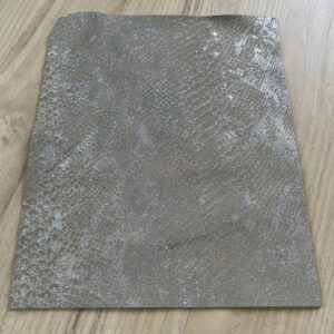 Chute de cuir imitation serpent doré (SD1)