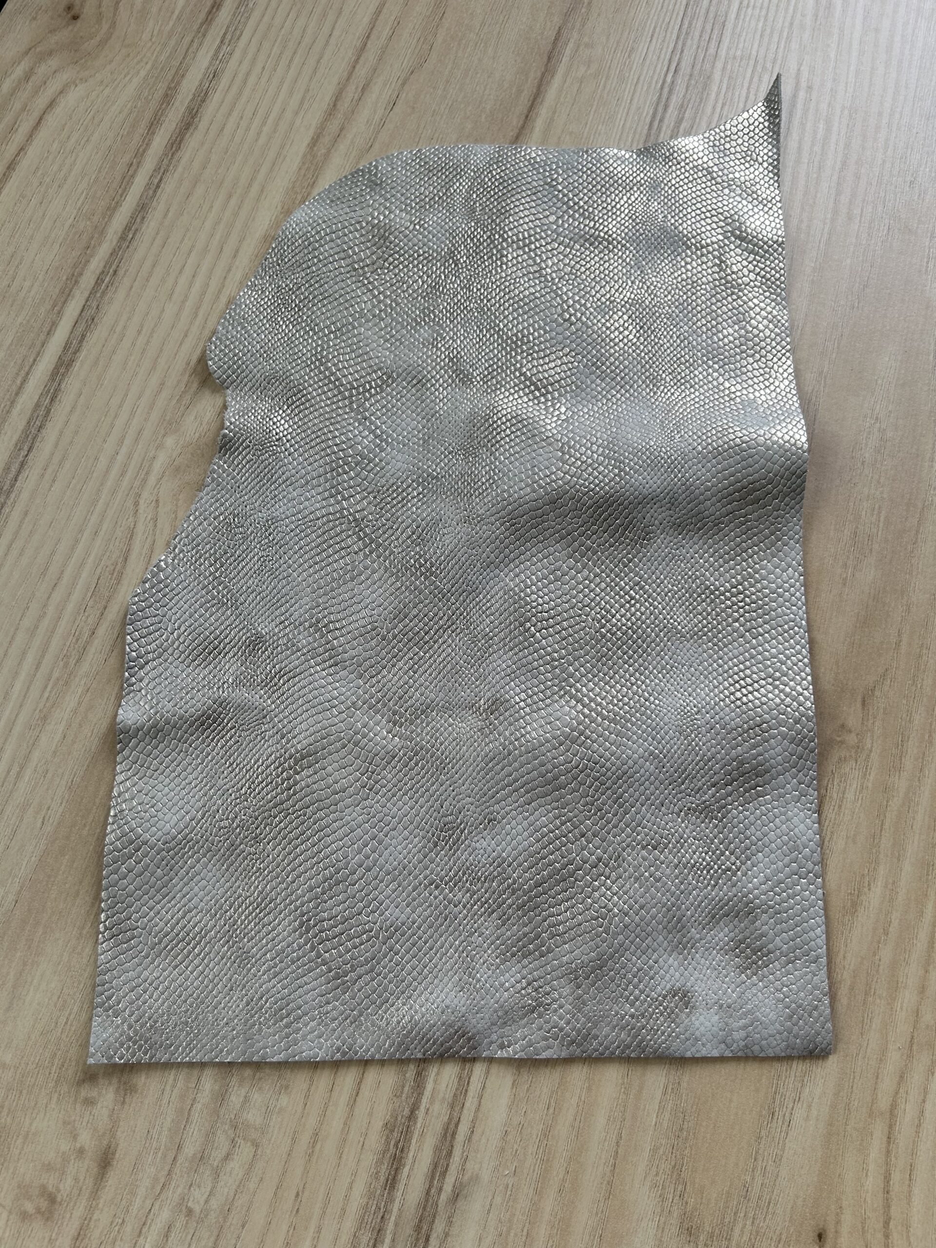 Chute de cuir imitation serpent mordoré (SMD1) – Image 3