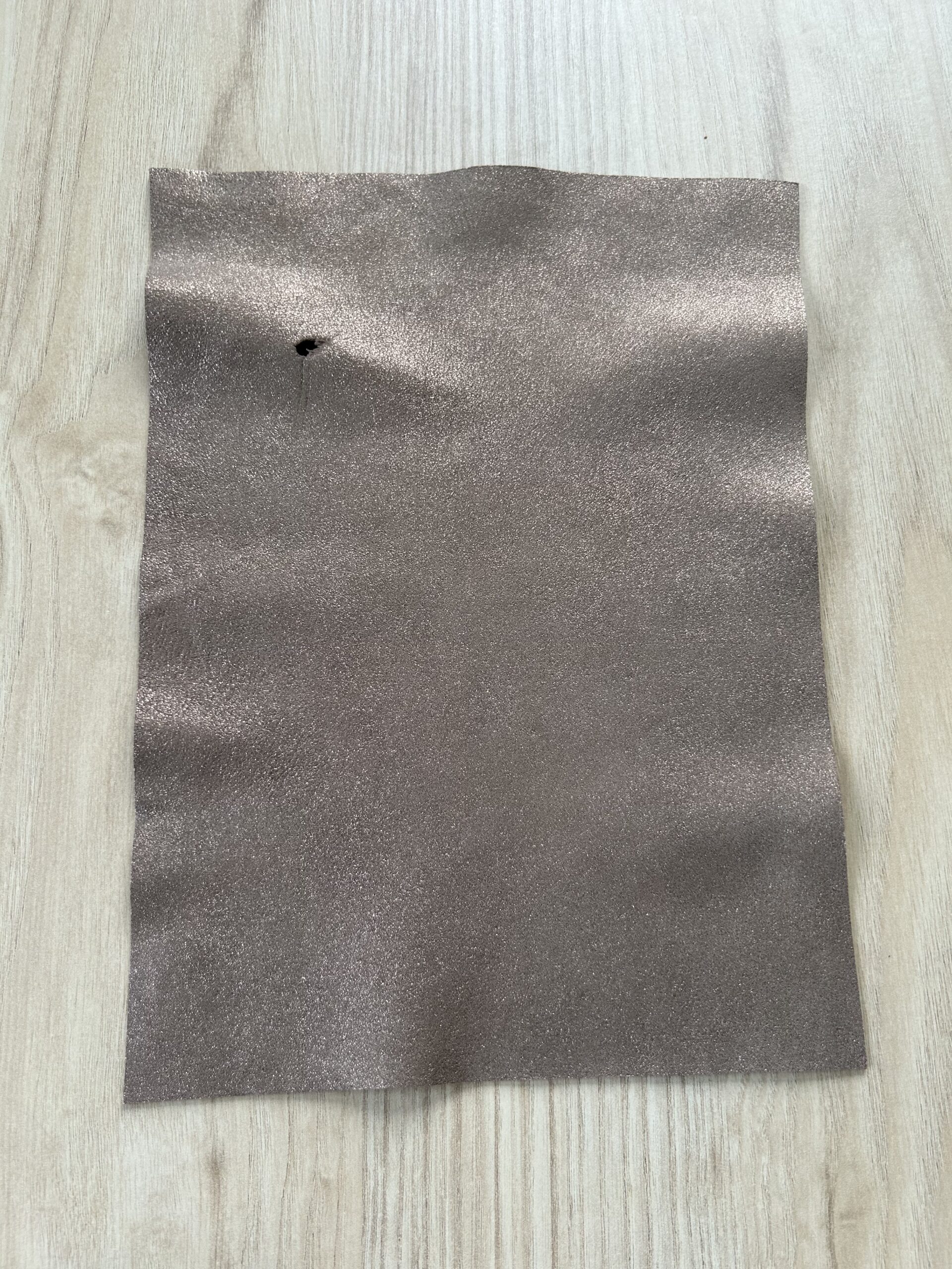 Chute de cuir beige pailleté – Image 4