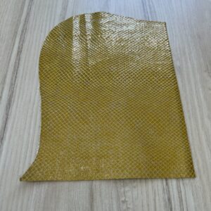 chute de cuir jaune doré imitation serpent (s5)