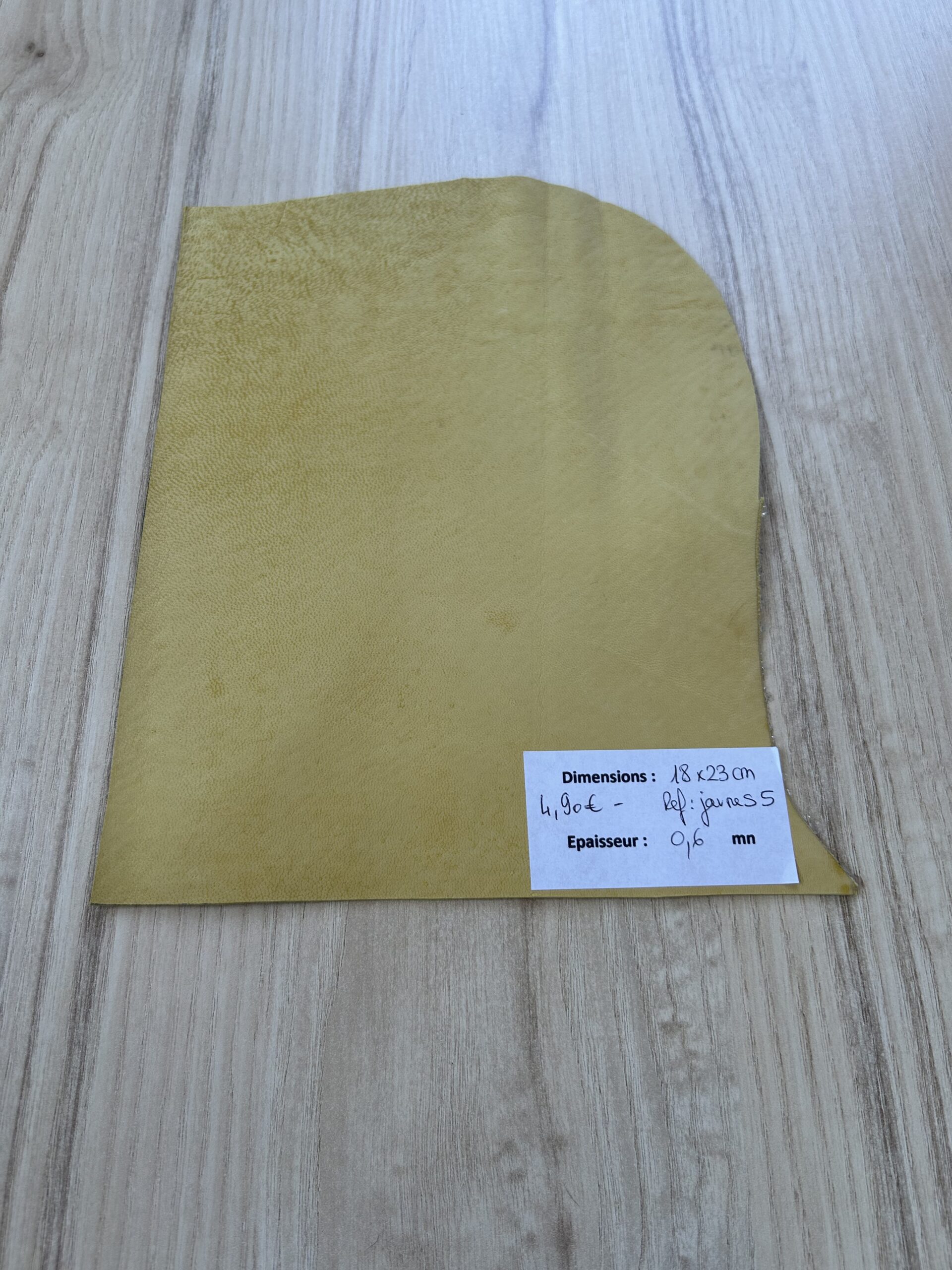 chute de cuir jaune doré imitation serpent (s5)