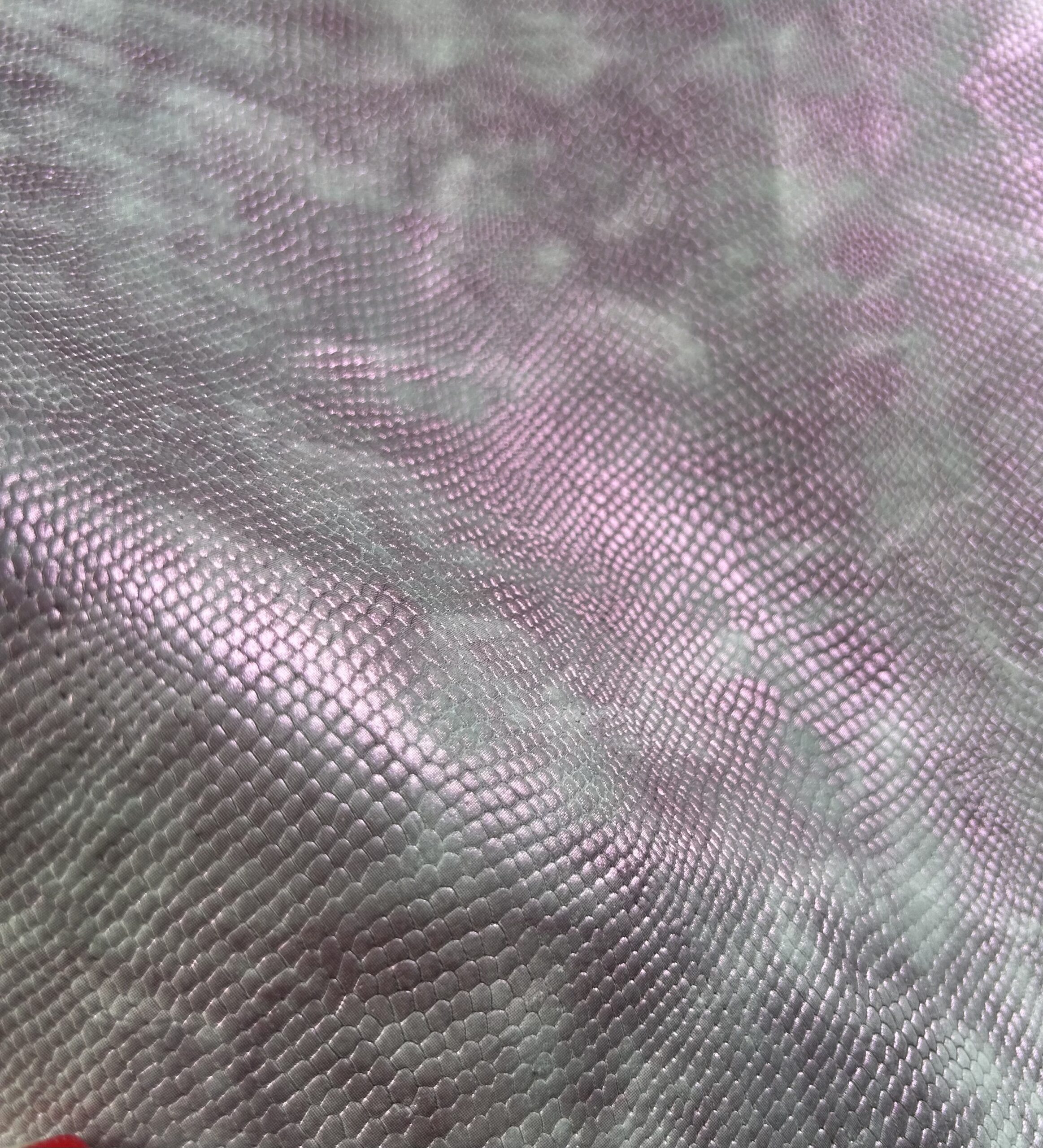 chute de cuir rose irisé imitatio serpent double cuir