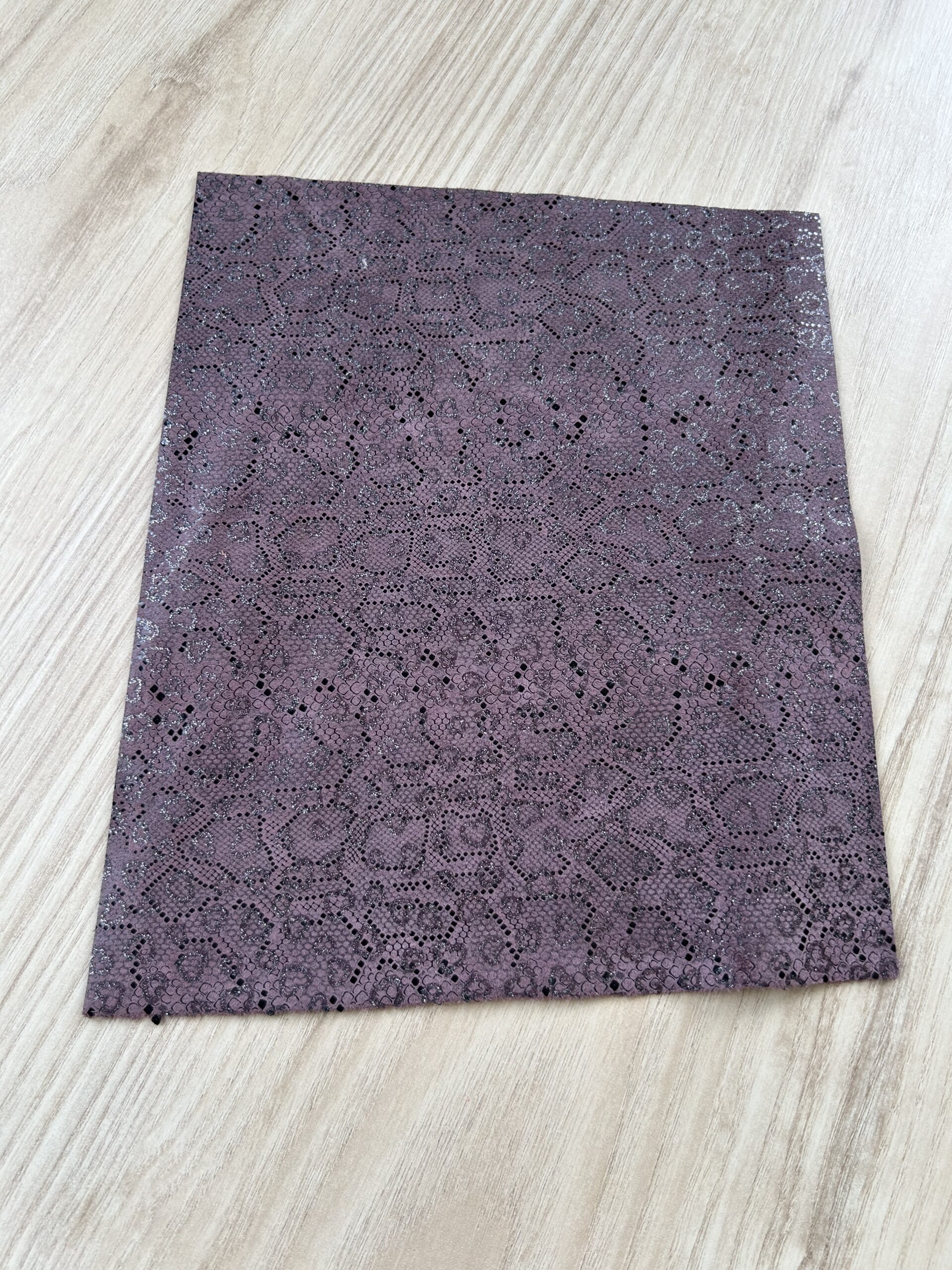 Chute de cuir violet coeur pailleté (C3) – Image 2