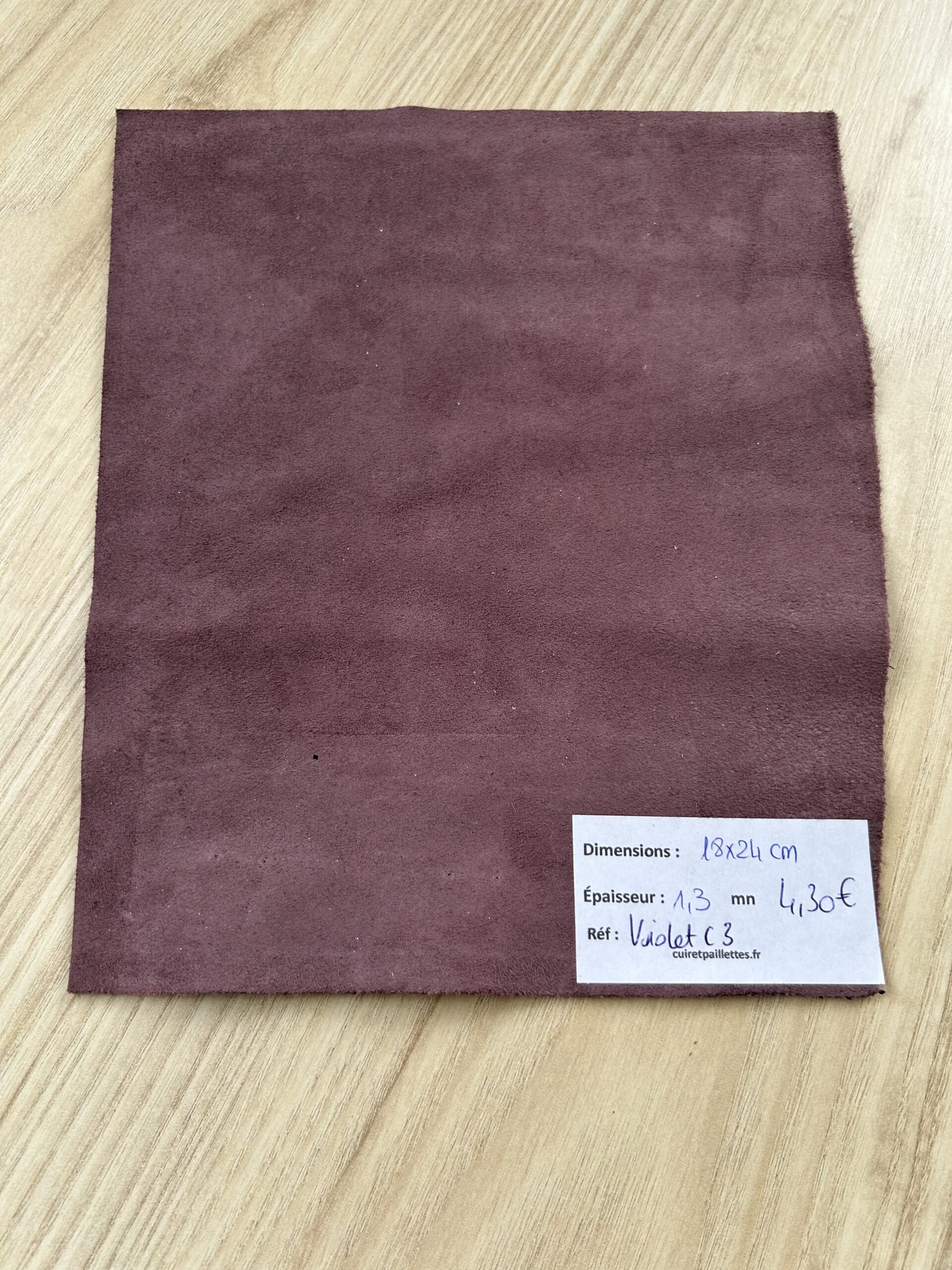 Chute de cuir violet coeur pailleté (C3) – Image 3