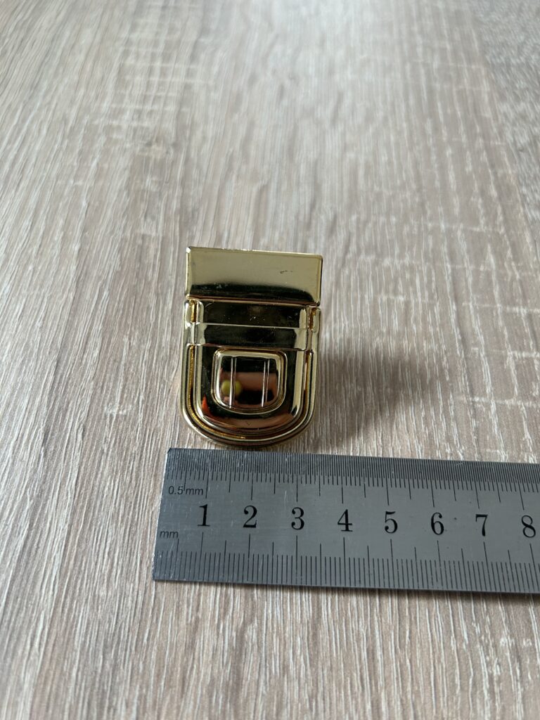 fermoir type cartable en métal doré