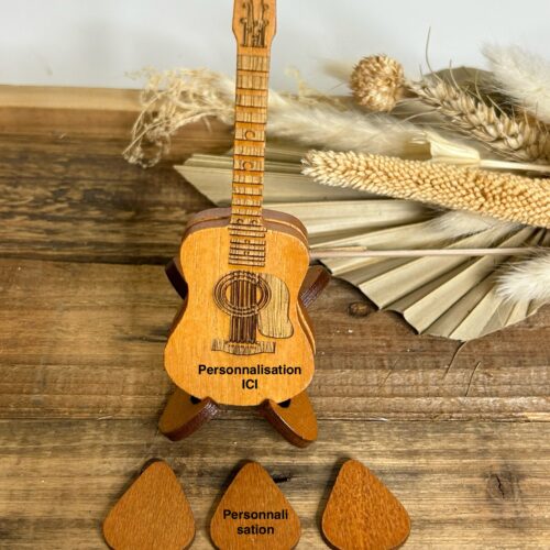 Mini guitare en bois personnalisée avec rangement pour médiators