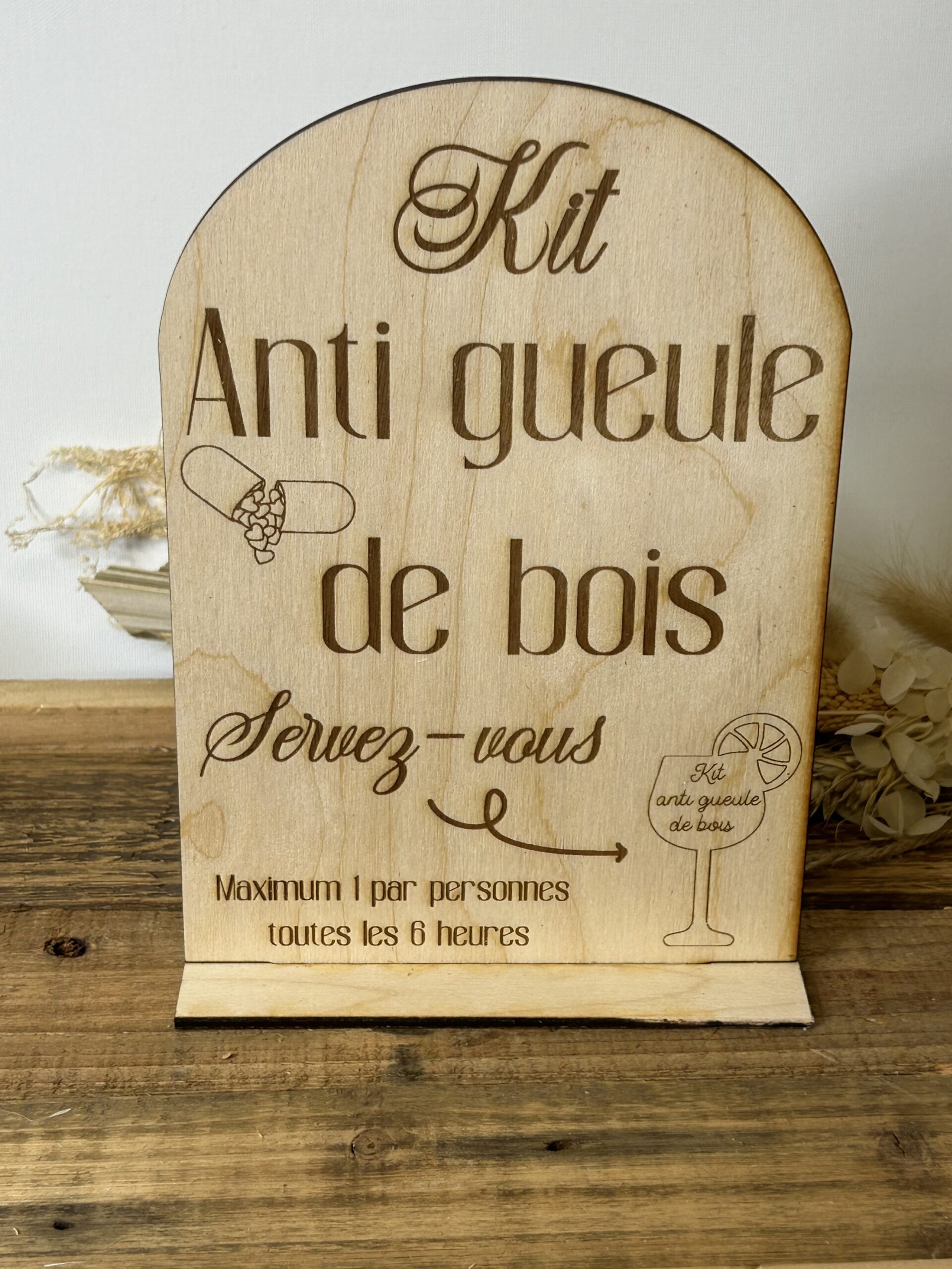 panneau en bois "kit anti gueule de bois" gravé