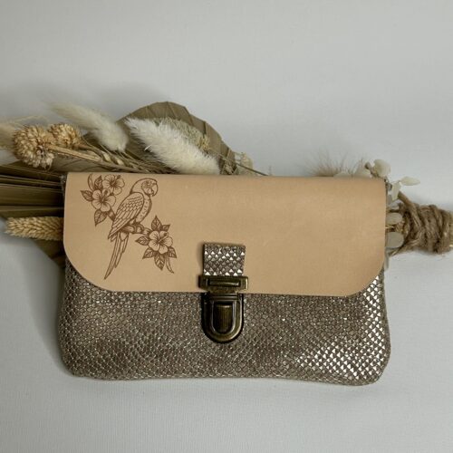 rien qu'un instant Pochette à papiers en cuir gravure perroquet