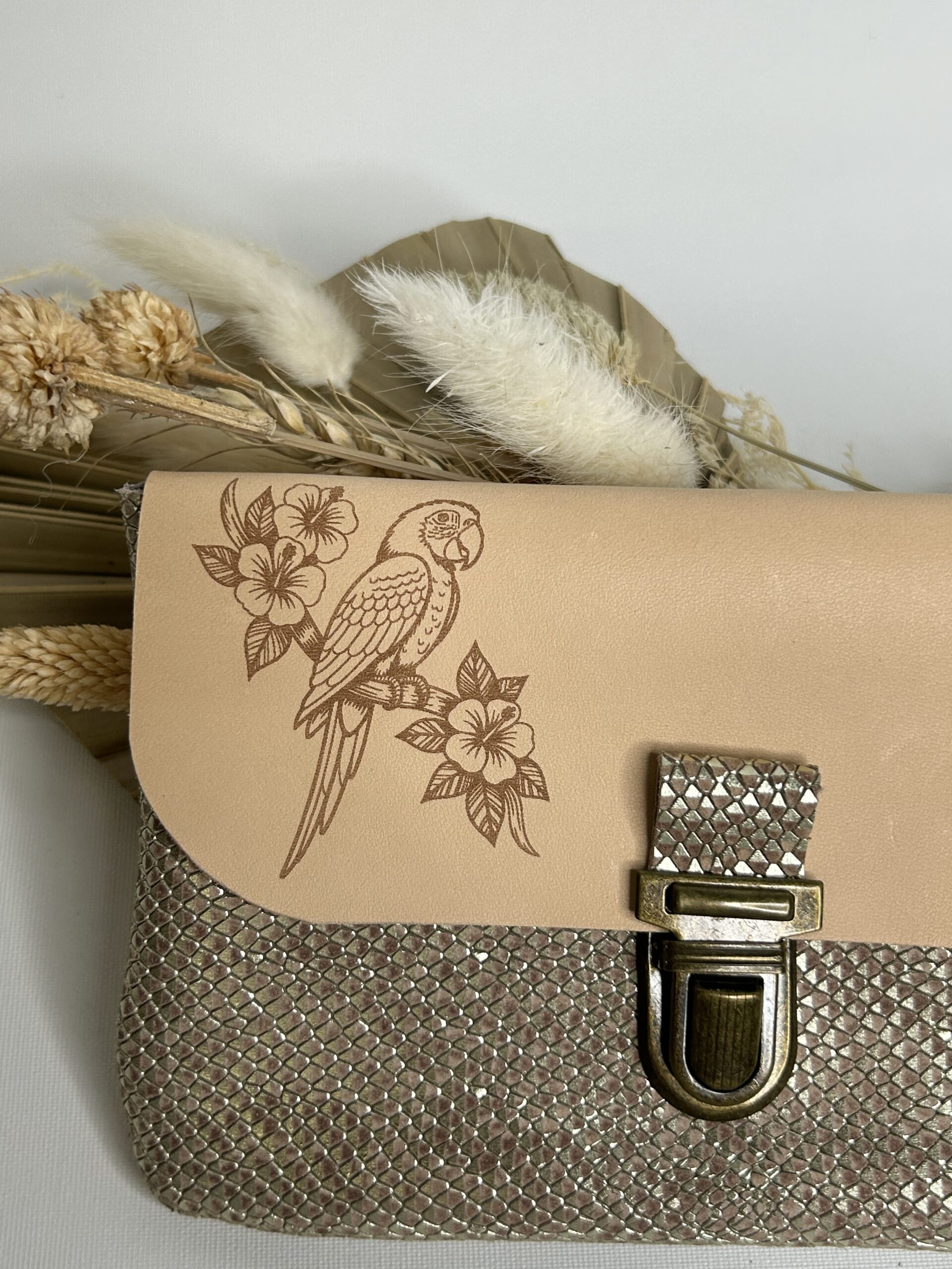 Pochette à papiers en cuir gravure perroquet – Image 2