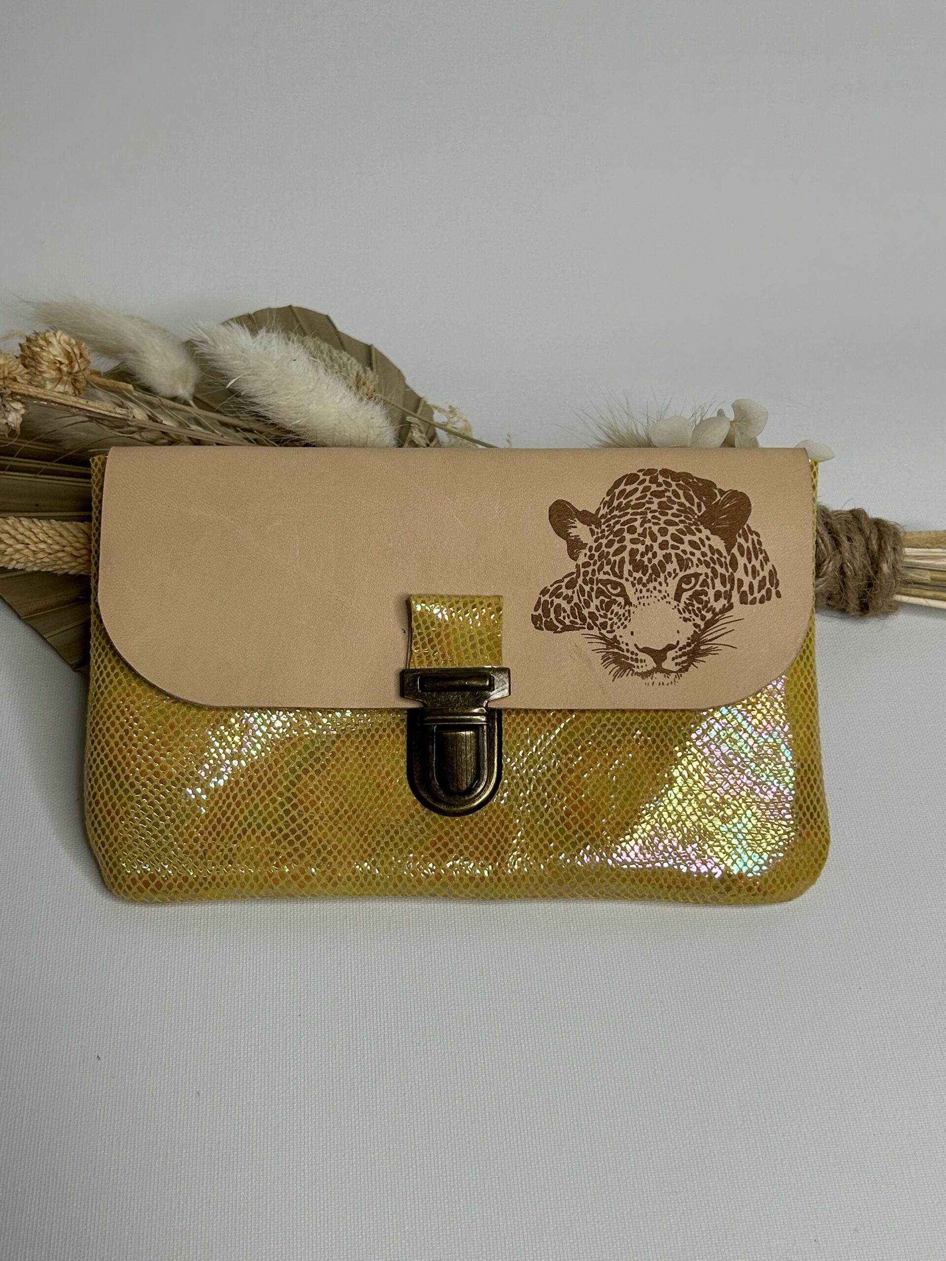 Pochette à papiers en cuir gravure léopard