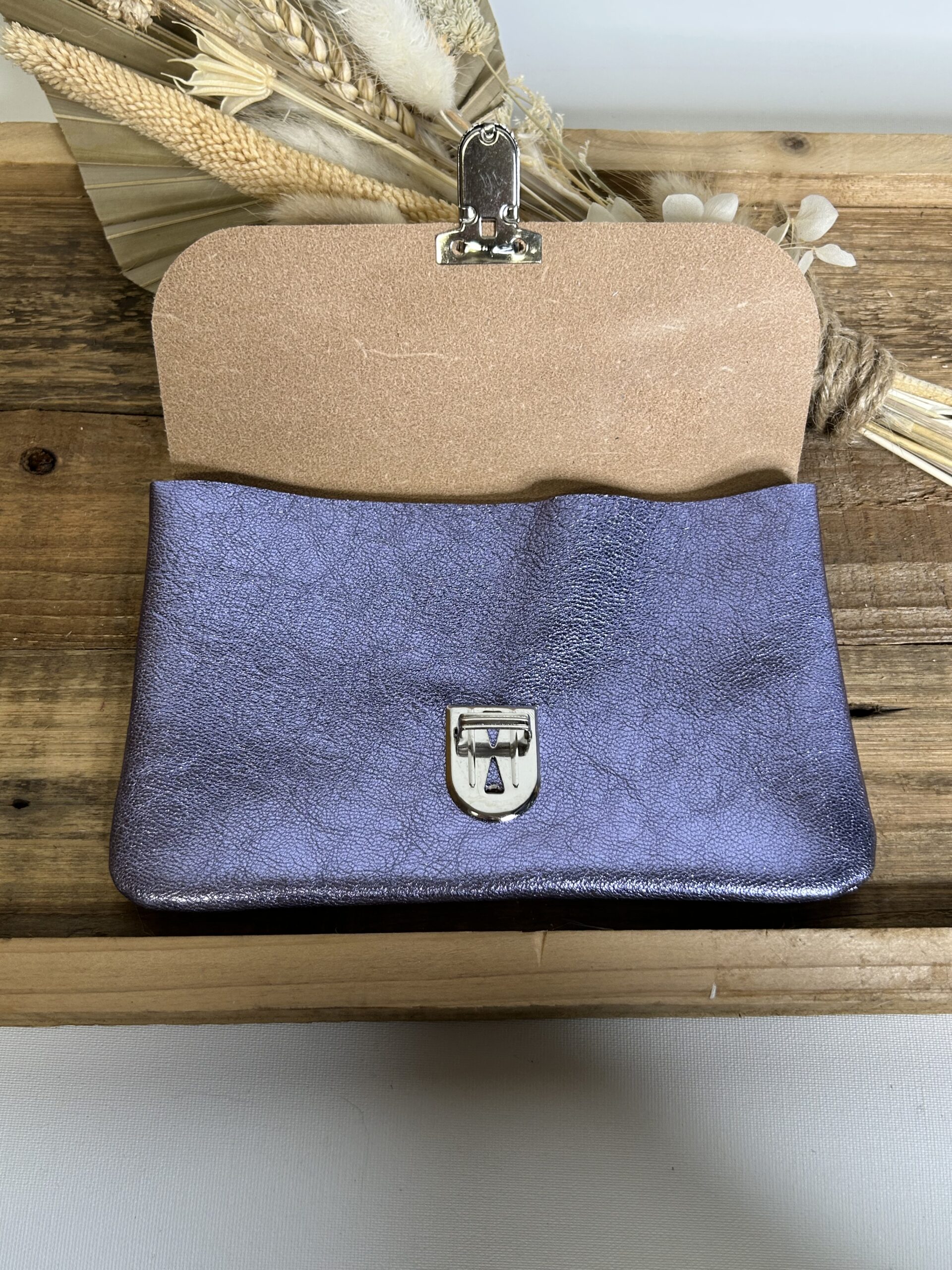 Pochette à papiers en cuir gravé danseuse – Image 3