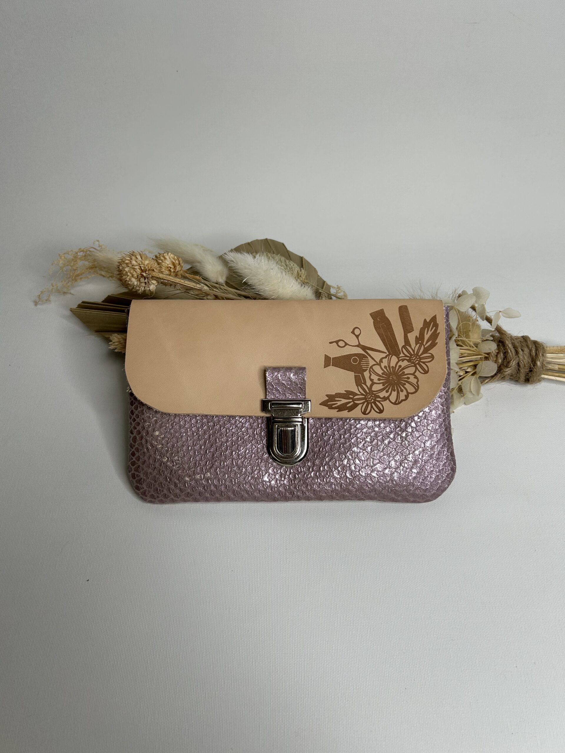 Pochette à papiers en cuir gravure accessoires coiffure