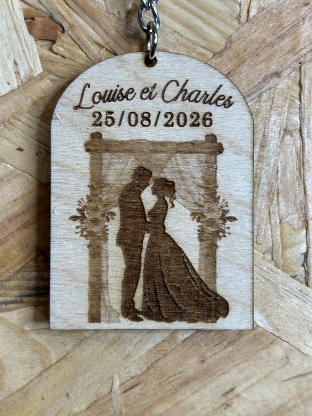 porte clé ou magnet en bois personnalisé pour vos mariages