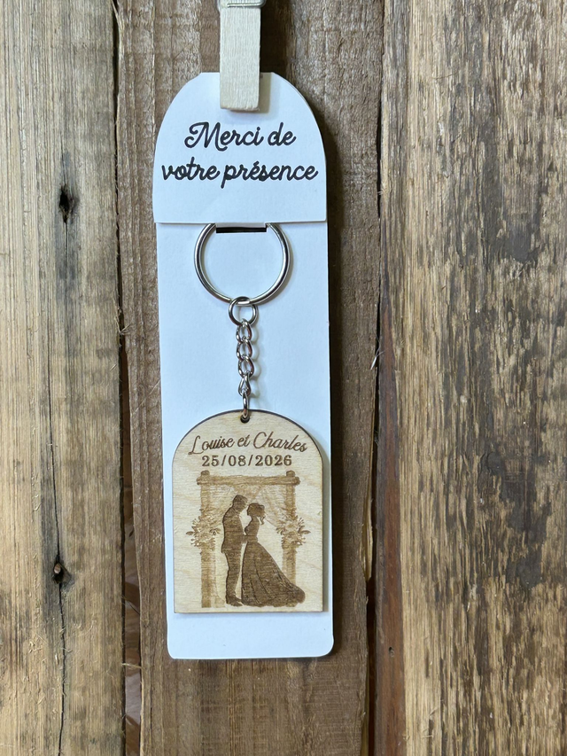 porte clé ou magnet en bois personnalisé pour vos mariages
