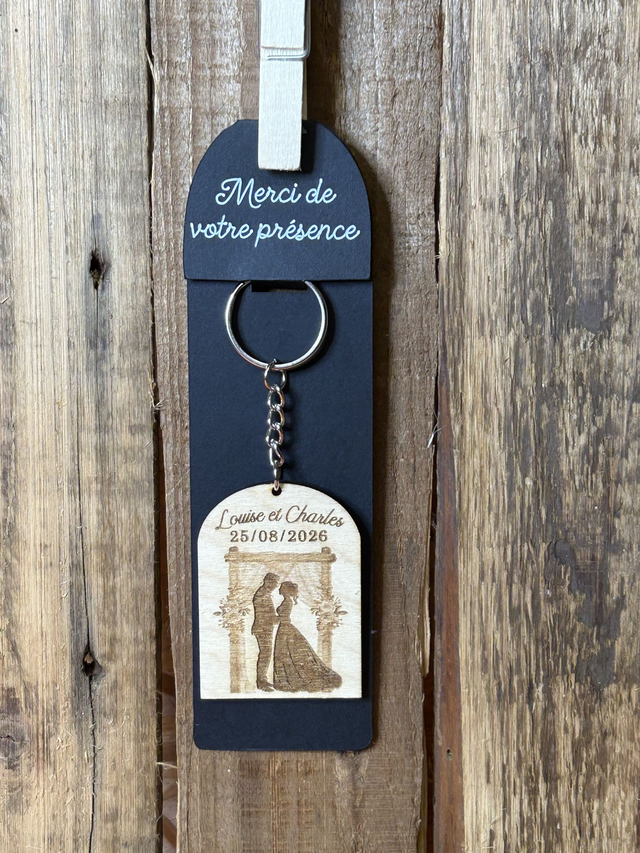 porte clé ou magnet en bois personnalisé pour vos mariages