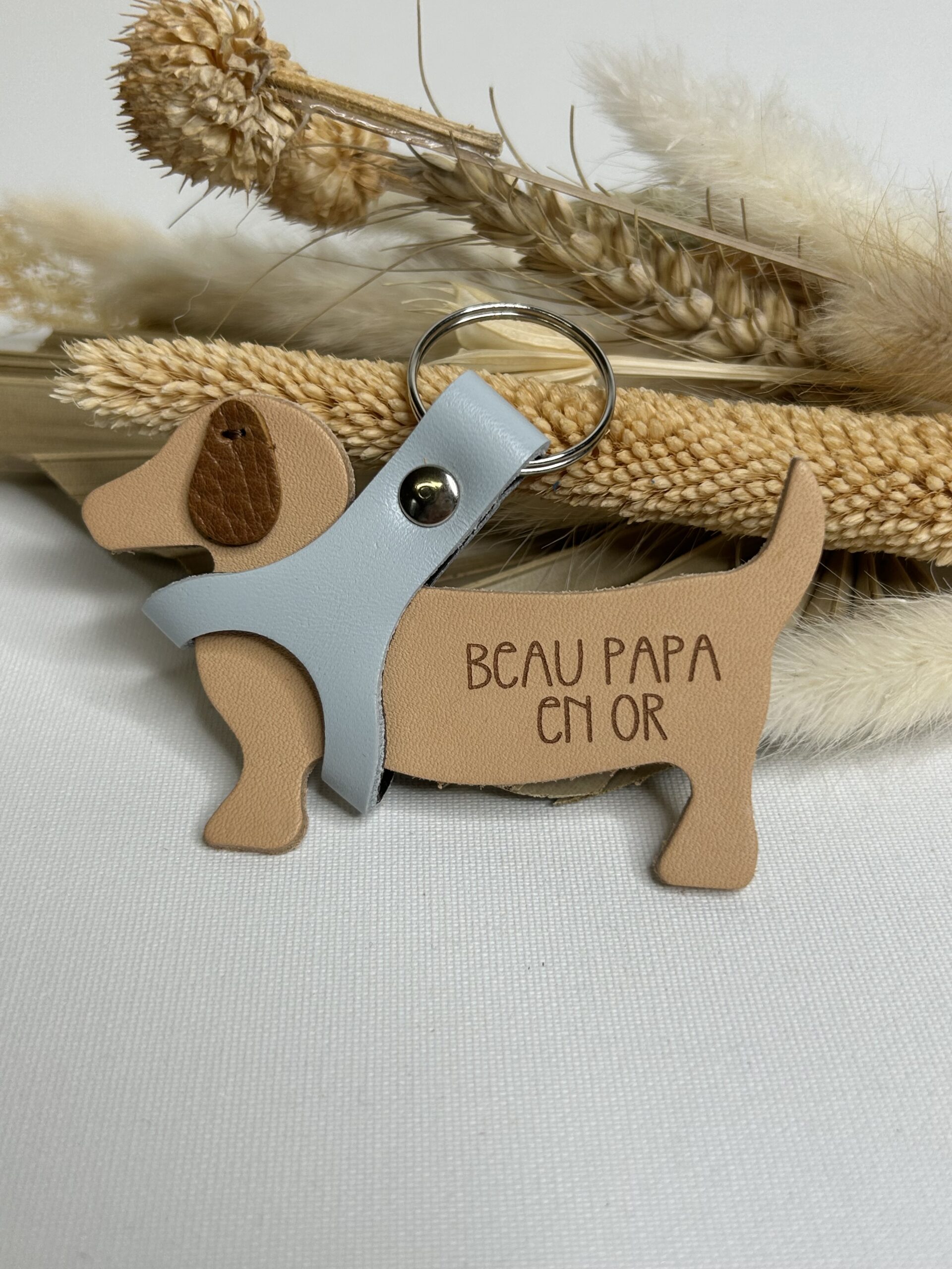 Porte clé Chien en cuir gravé Beau papa