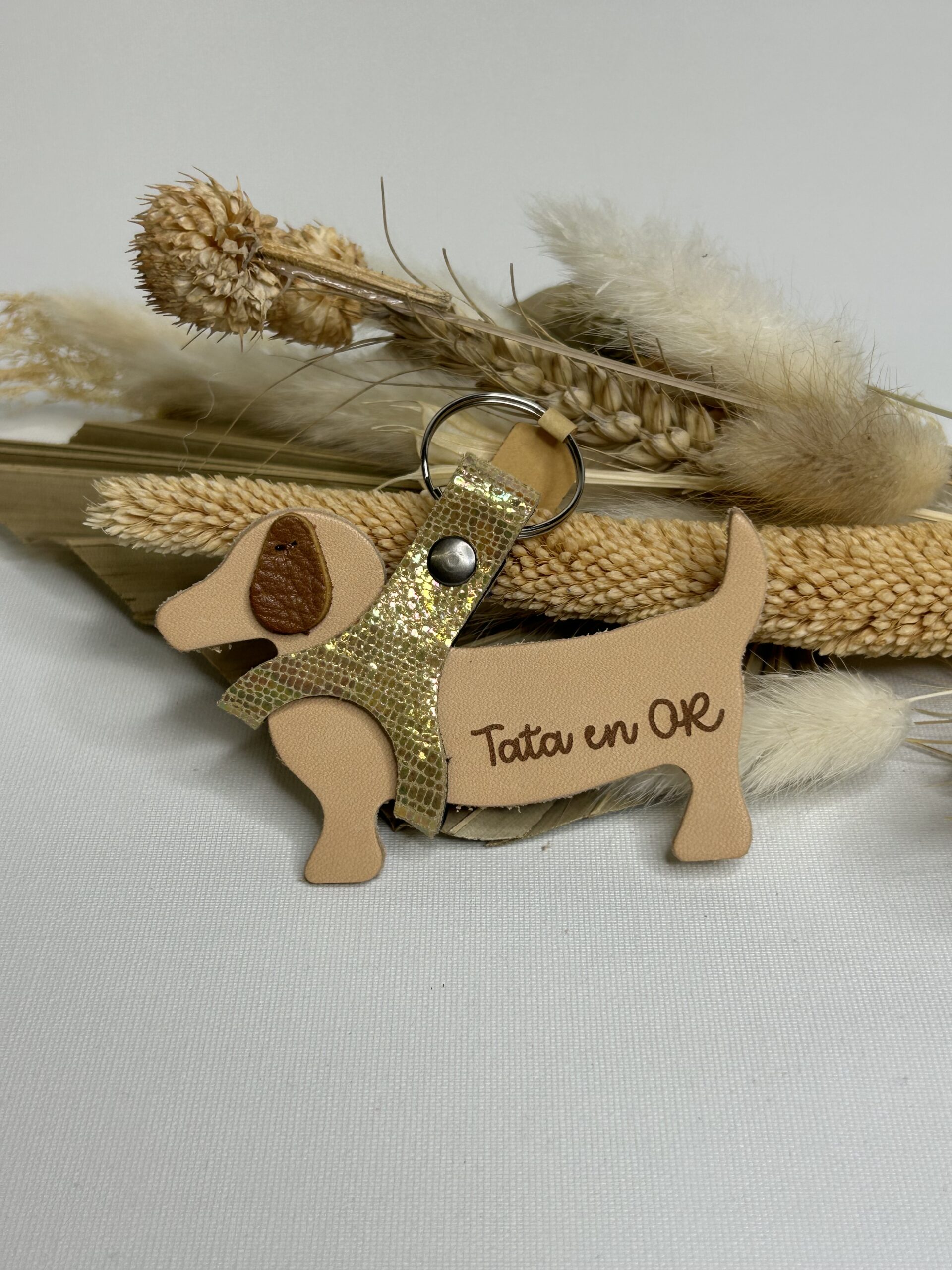 Porte clé Chien en cuir gravé Tata – Image 2