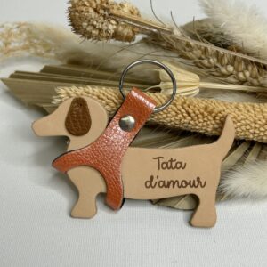 Porte clé Chien en cuir gravé Tata