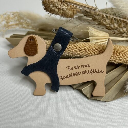 Porte clé Chien en cuir gravé Saucisse