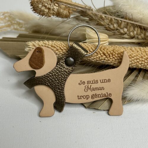 Porte clé Chien en cuir gravé Maman