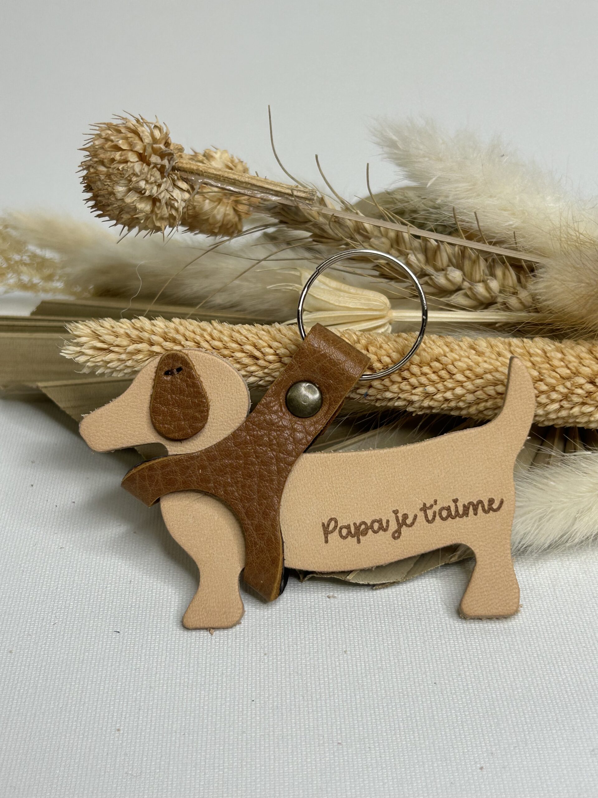 Porte clé Chien en cuir gravé Papa