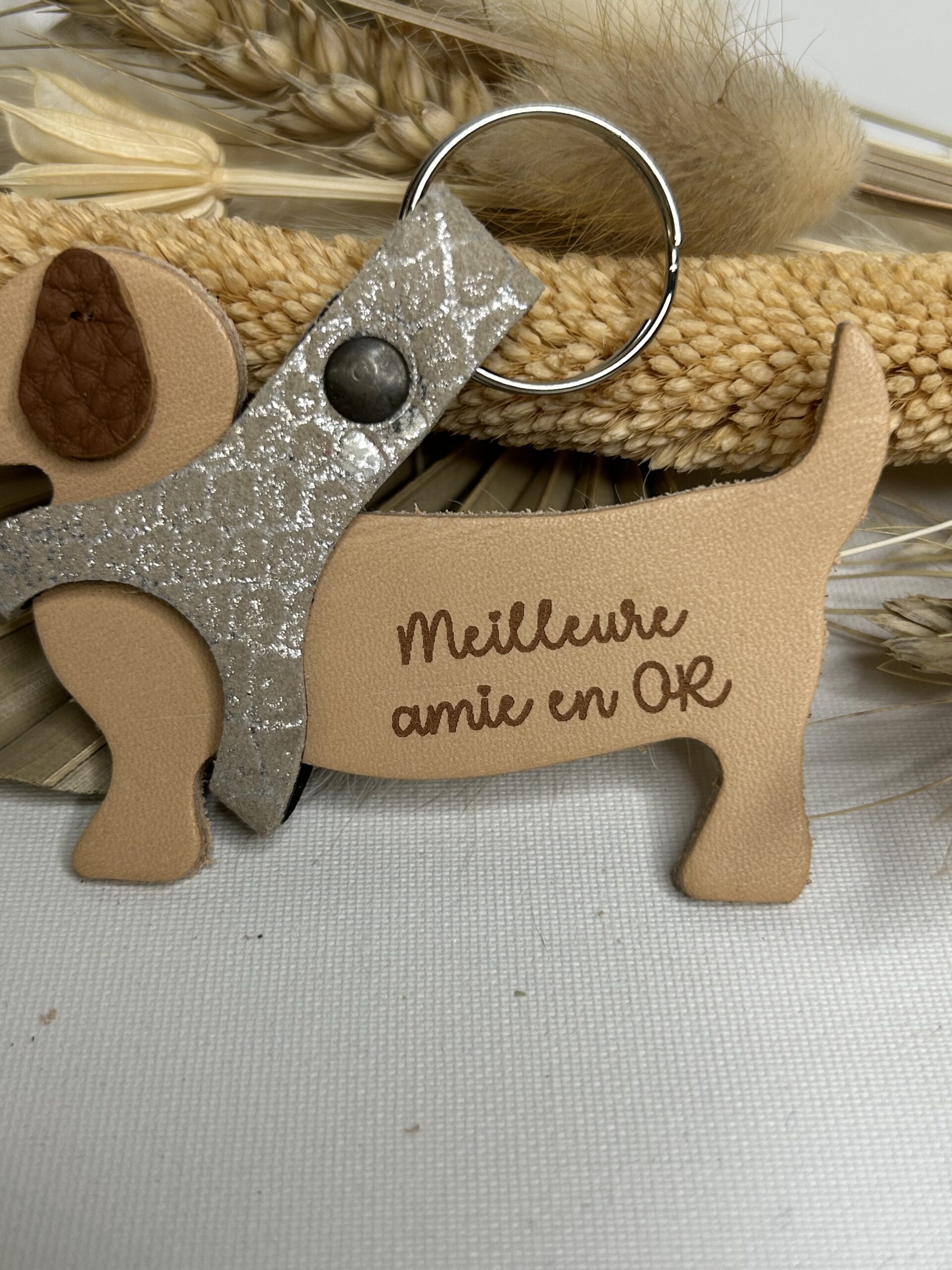 Porte clé Chien en cuir gravé Meilleure amie – Image 2