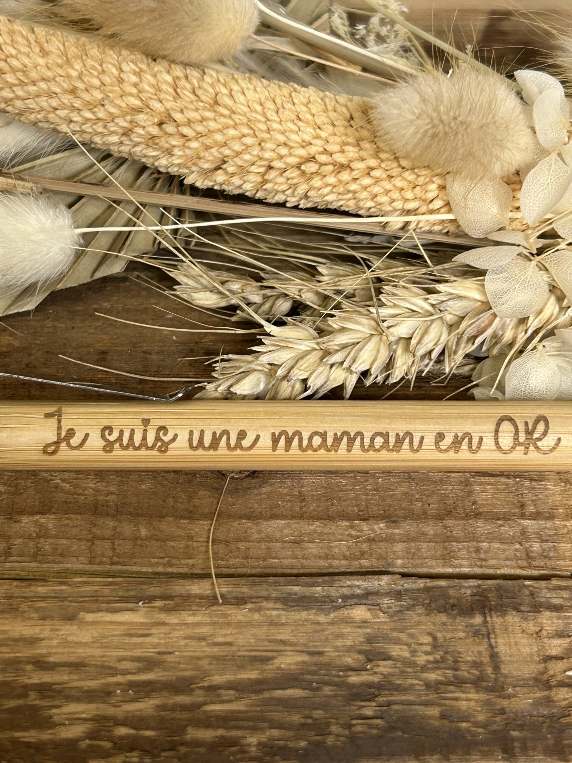 Stylo en bambou gravé