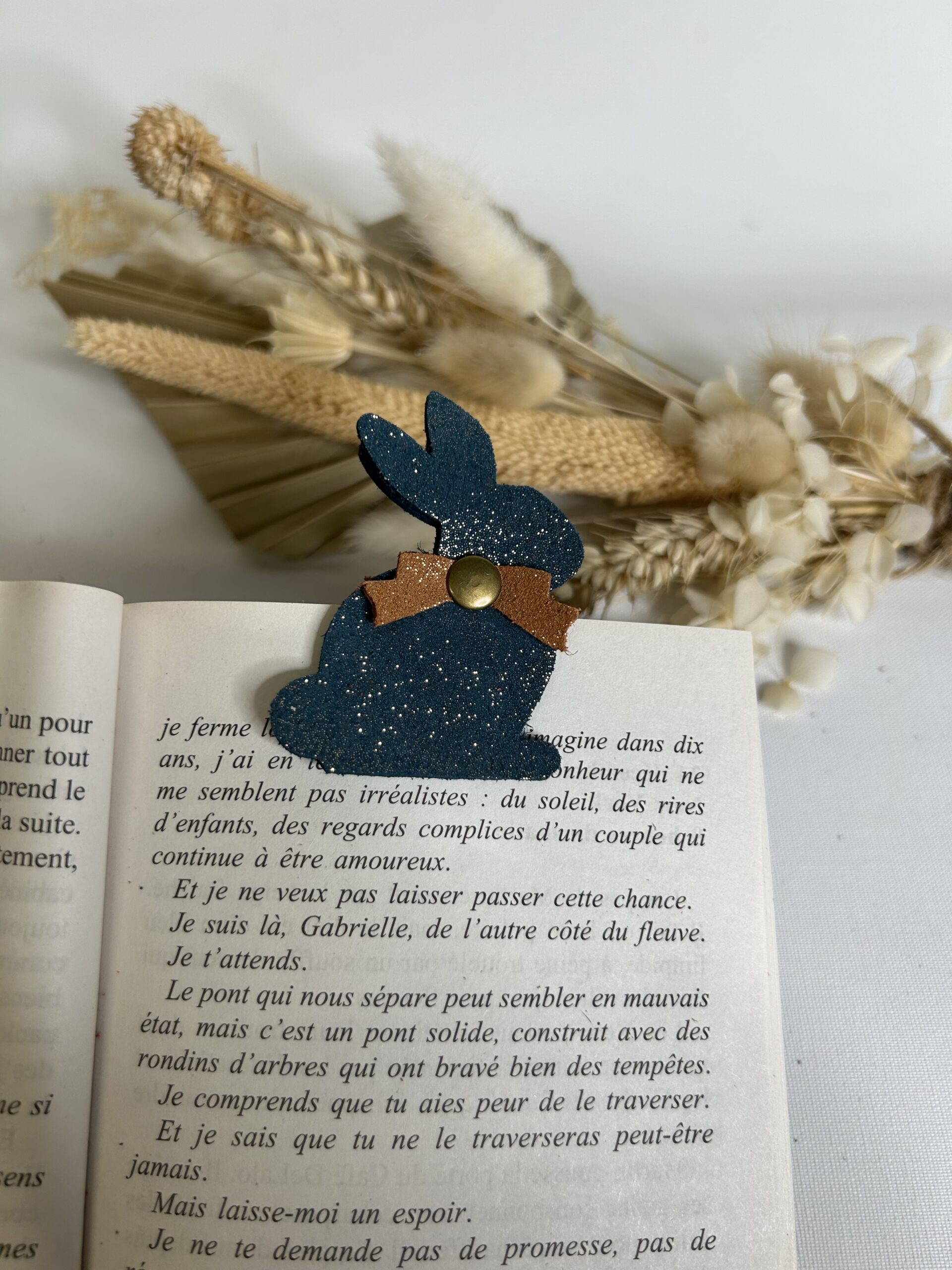 Marque page magnétique en cuir fantaisie – Image 10