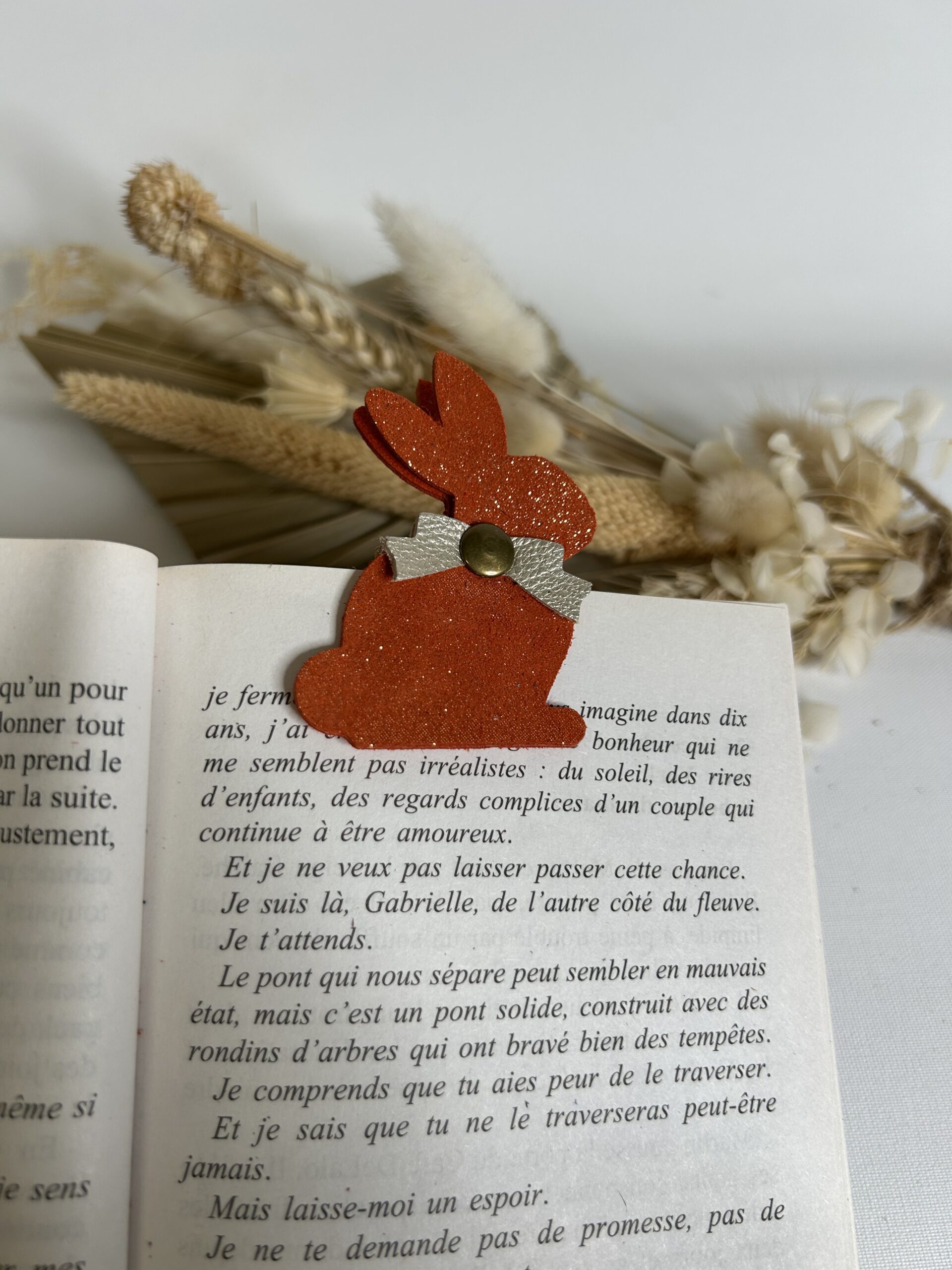 Marque page magnétique en cuir fantaisie – Image 7