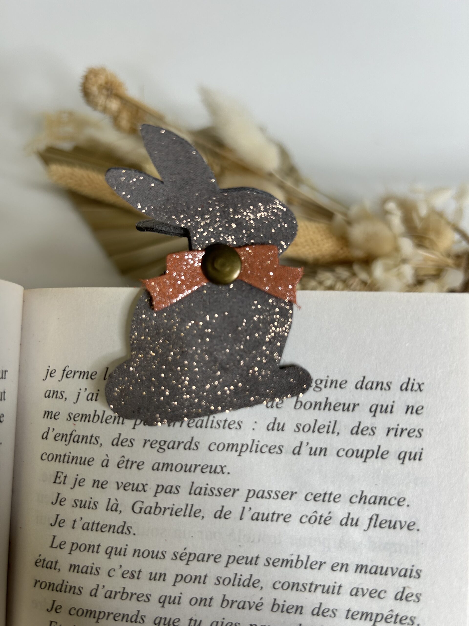 Marque page magnétique en cuir fantaisie – Image 8