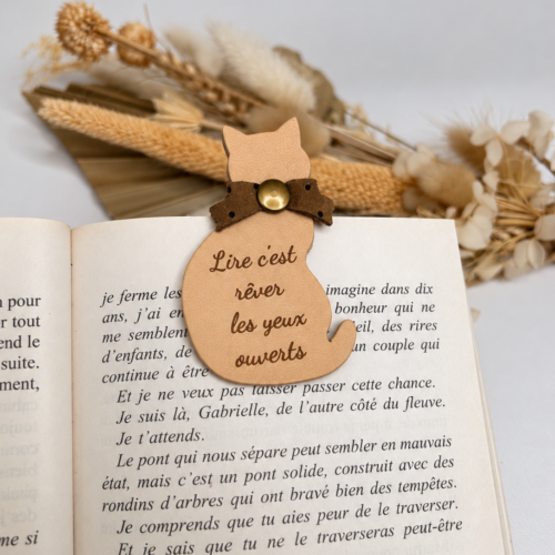 Marque-page magnétique chat en cuir "Citation"
