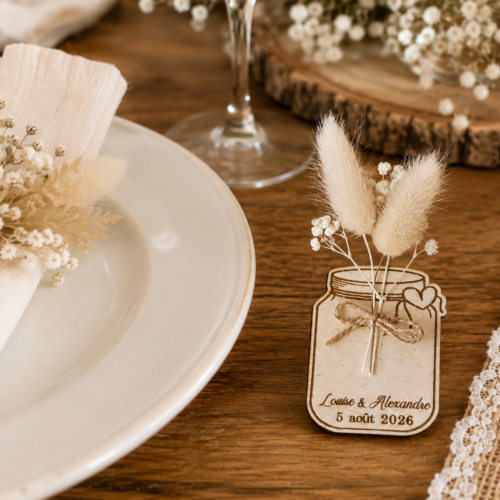 Magnet en bois personnalisé avec fleurs séchées et prénoms des mariés, cadeau invité mariage