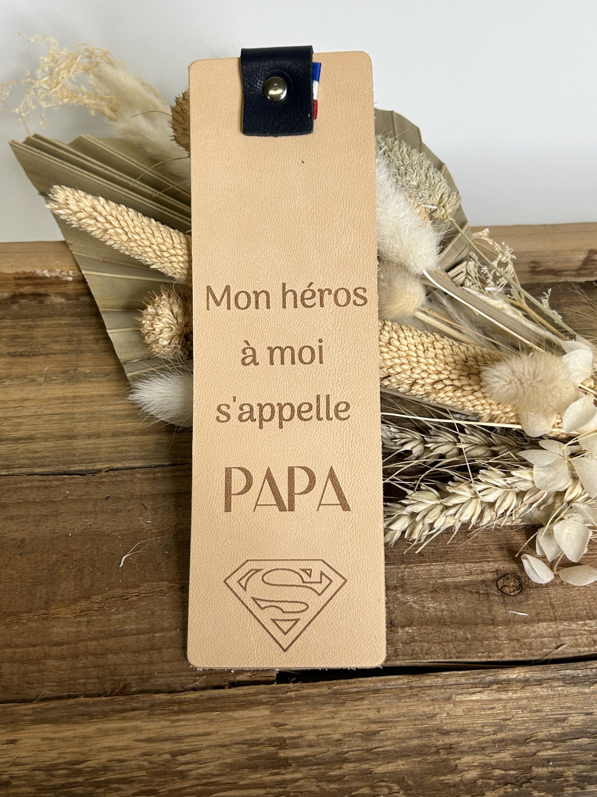 Marque-page en cuir "Mon héros Papa"