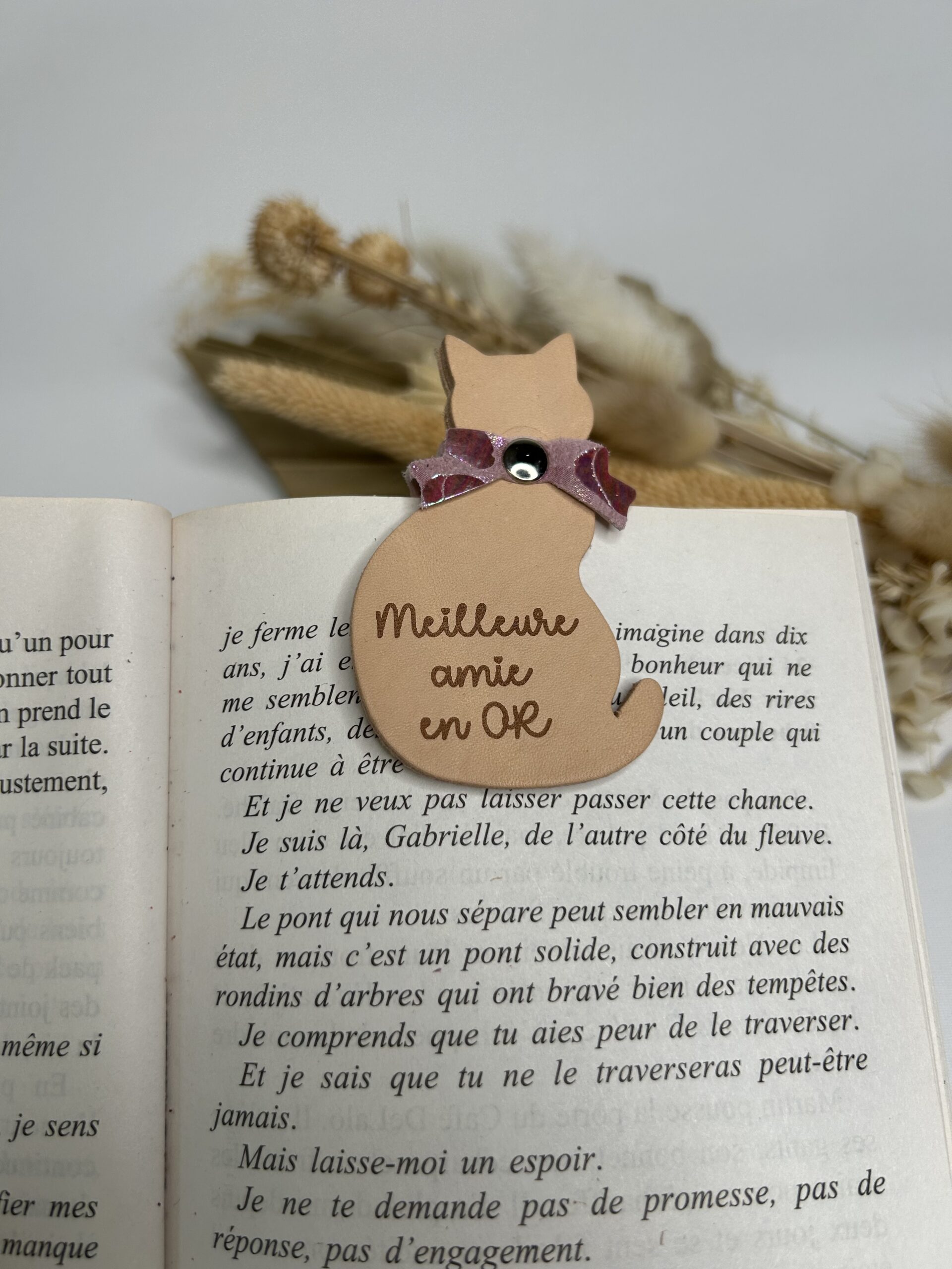 Marque-page magnétique chat en cuir "Meilleure Amie"