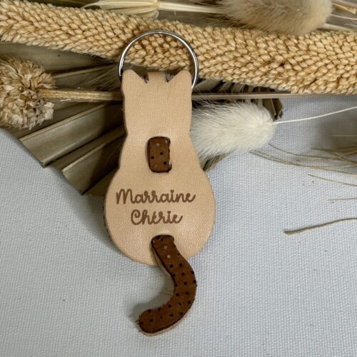 Porte clé Chat en cuir gravé Marraine