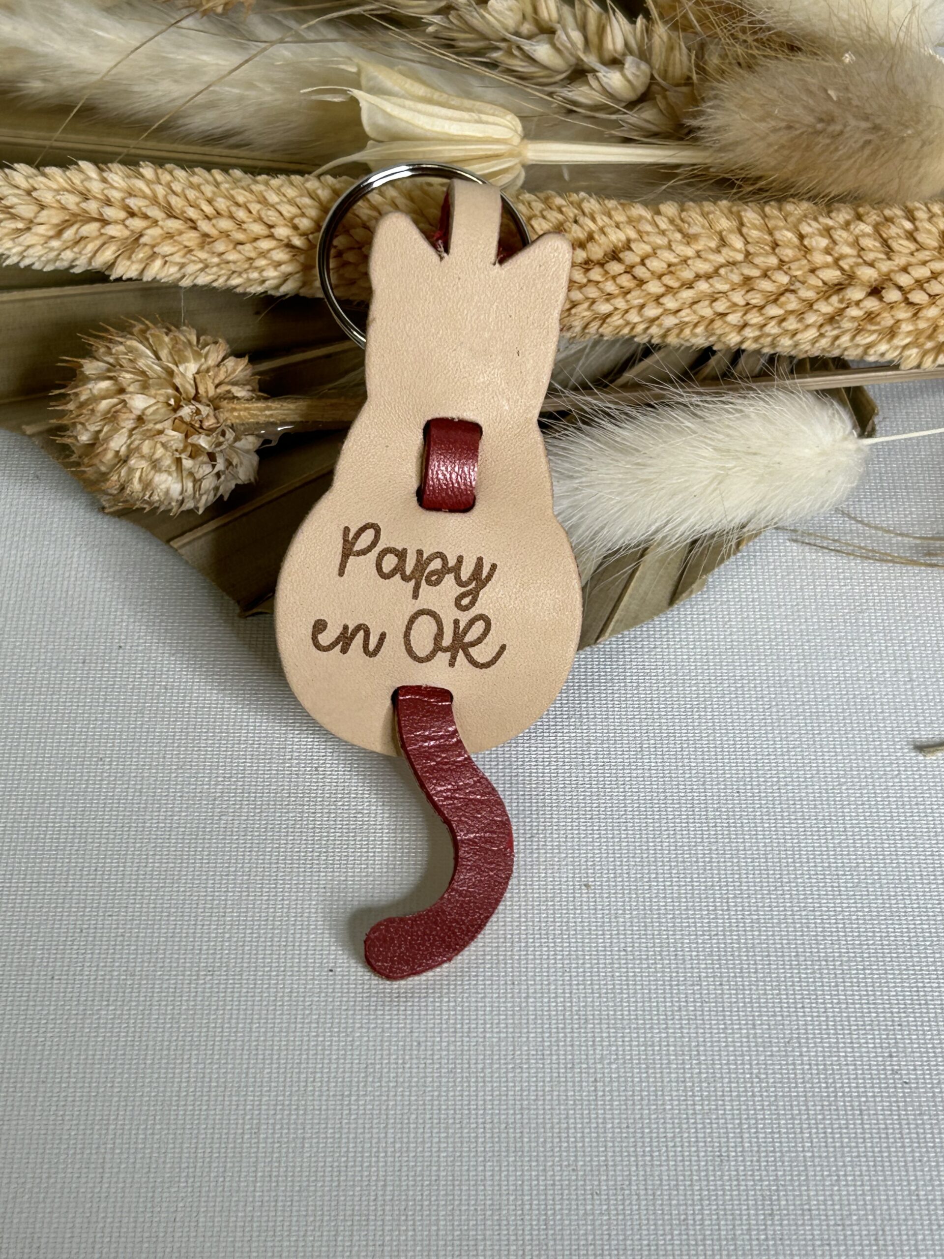 Porte clé Chat en cuir gravé Papy