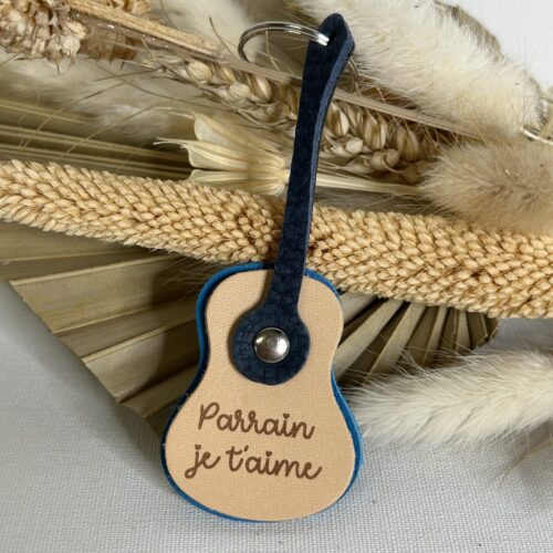 Porte clé Guitare en cuir gravé Parrain