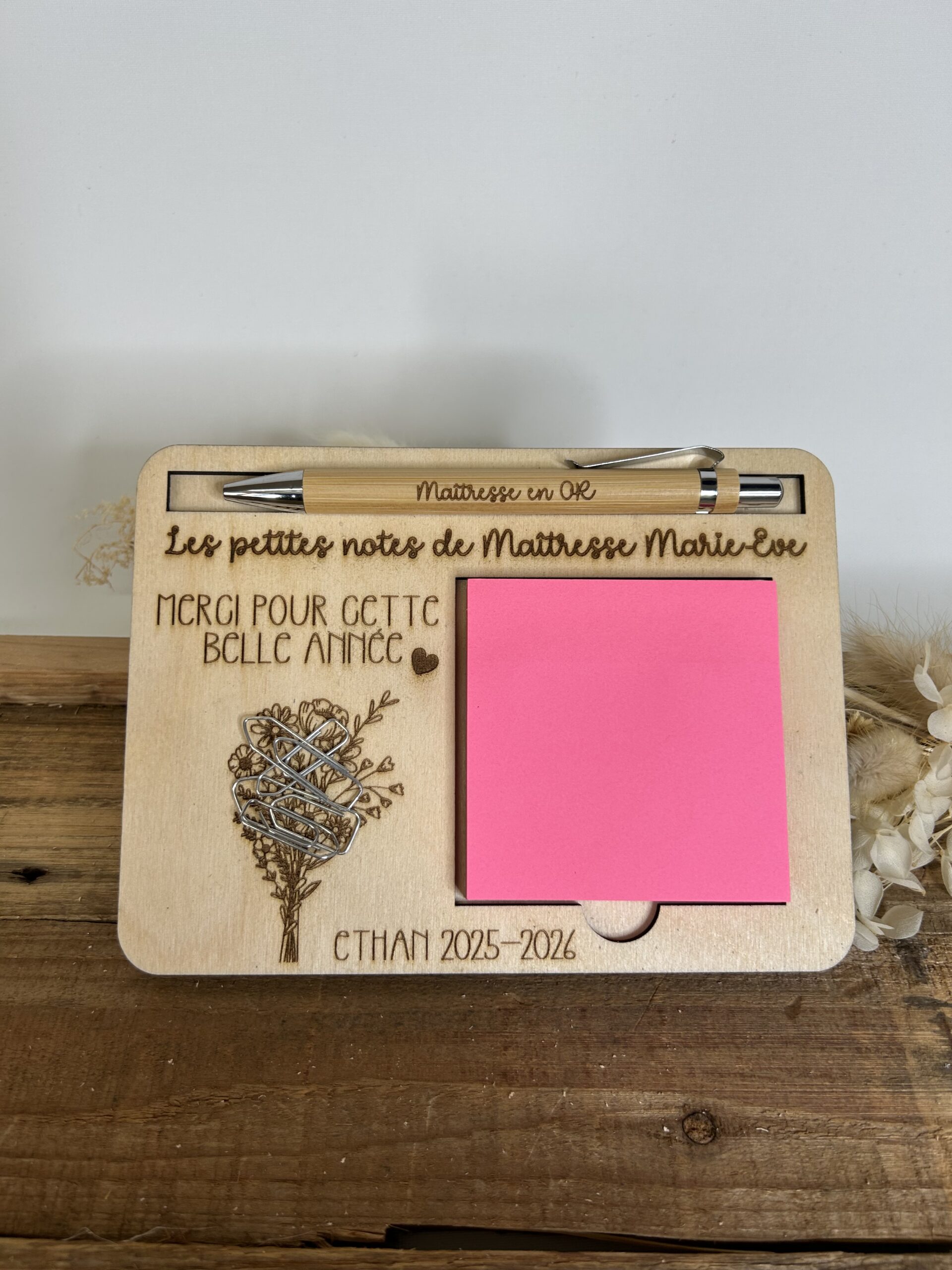 Cadeau personnalisé pour maîtresse avec stylo et post it – Image 12