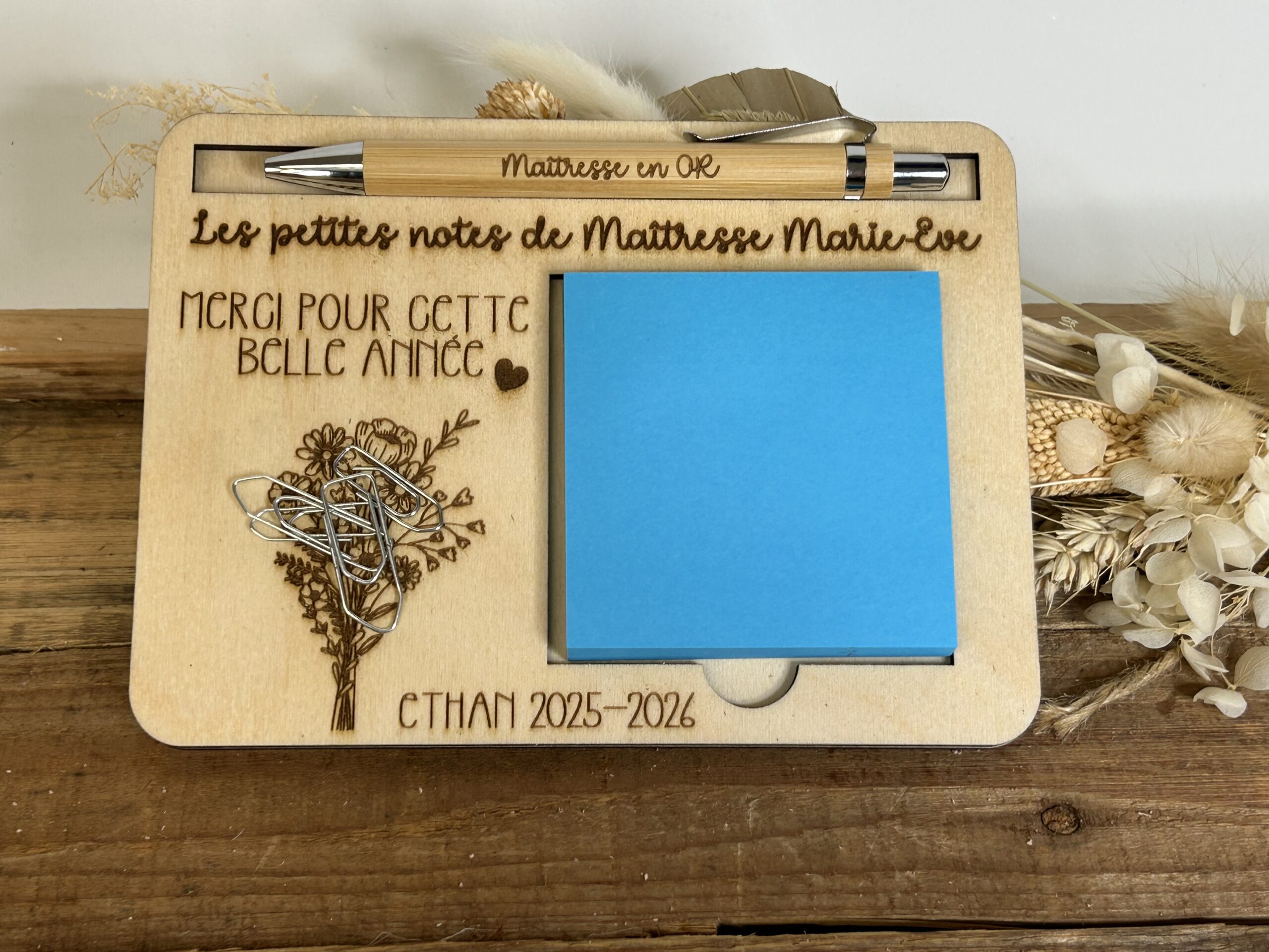 Cadeau personnalisé pour maîtresse avec stylo et post it – Image 7