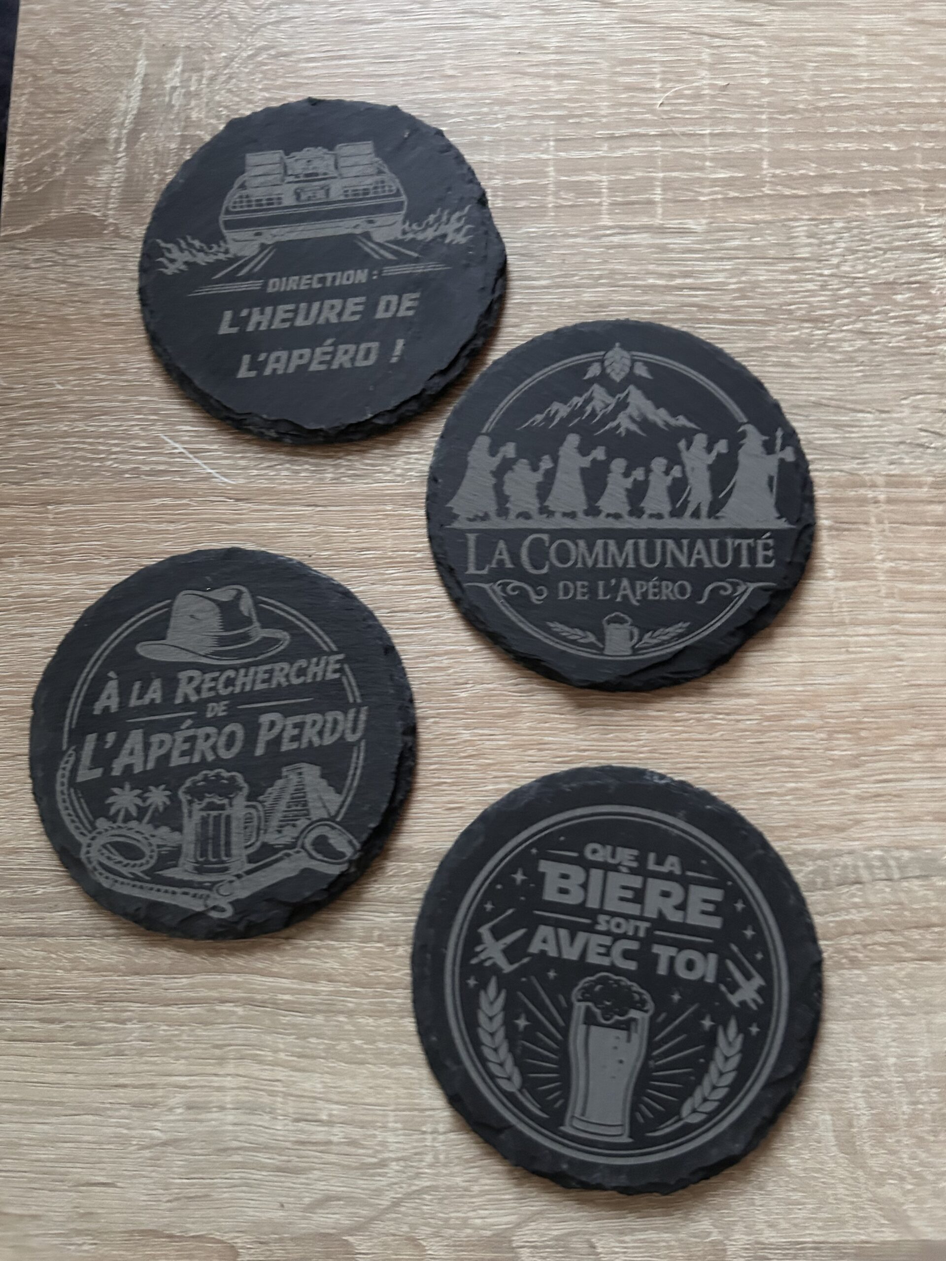 Lot de 4 dessous de verre en ardoise gravée thème cinéma et apéro
